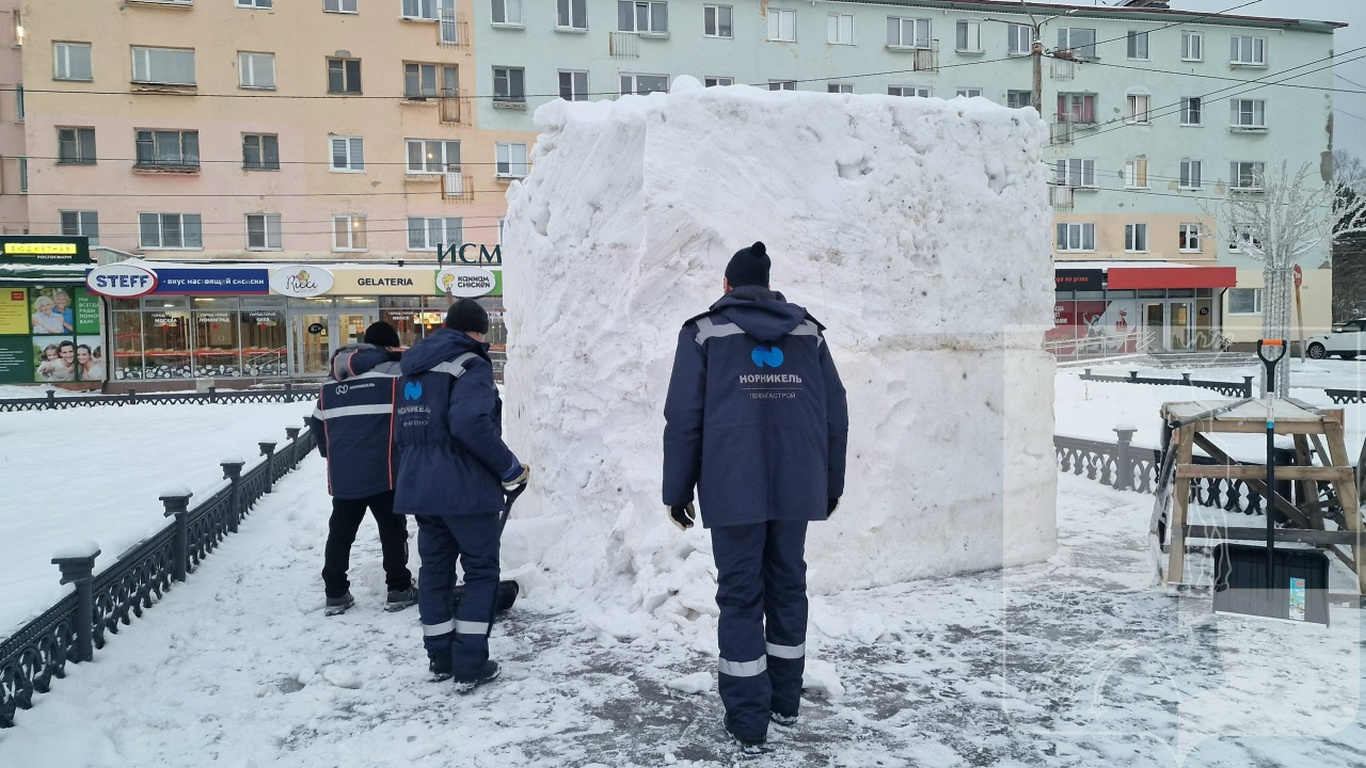 Скоро центральная площадь украсится символом наступающего 2026 года